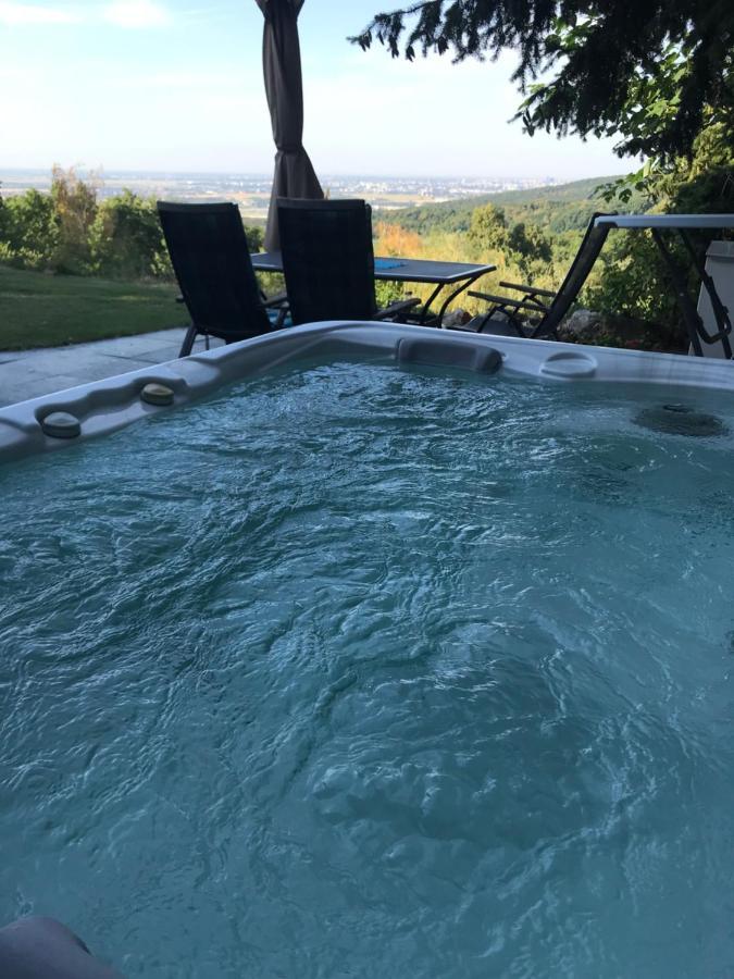 Ivi Apartment Svätý Jur Екстериор снимка