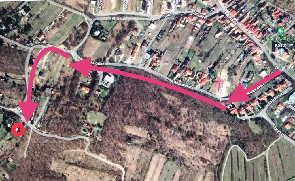 Ivi Apartment Svätý Jur Екстериор снимка